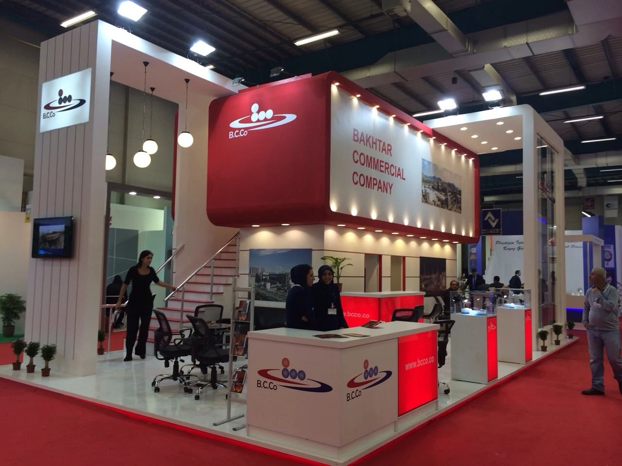 Premium Double Decker Exhibition Stand in Dubai, UAE – Spacious Two-Story Booth Design